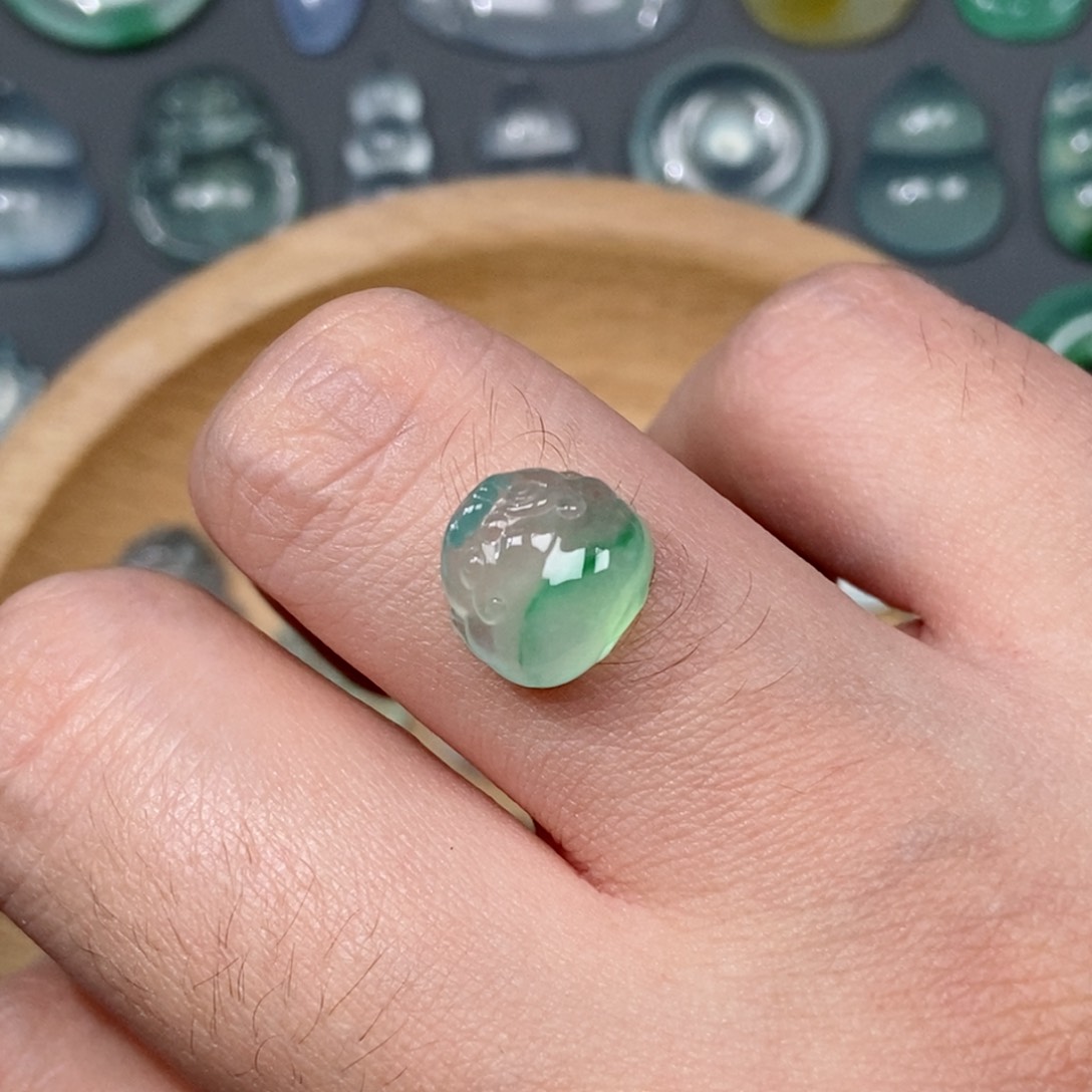 翡翠颈饰未镶嵌金蟾