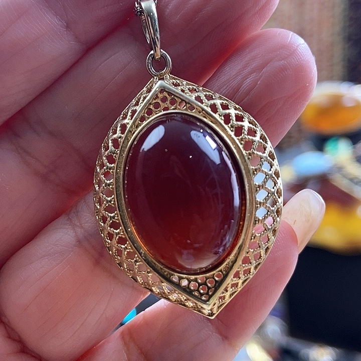 琥珀银S925镶嵌颈饰吊坠