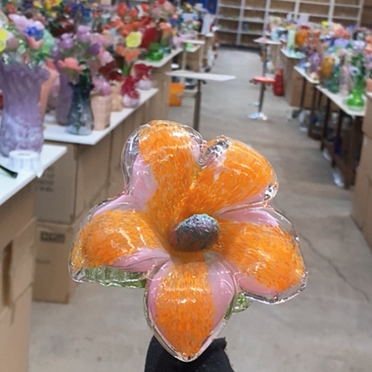 琉璃花瓶高45厘米宽8厘米