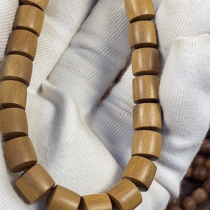 枫***.檀香木老山檀9*9手串