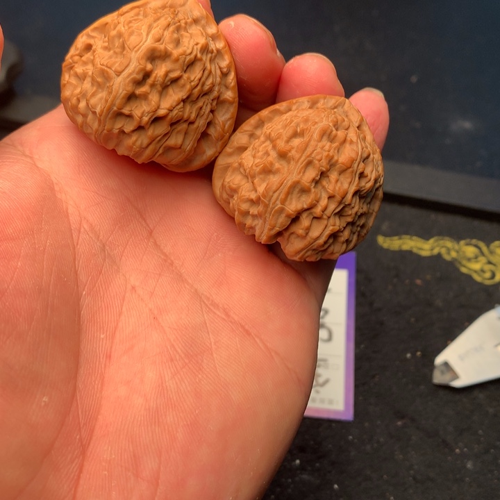 文玩核桃把件3号40三角白全品