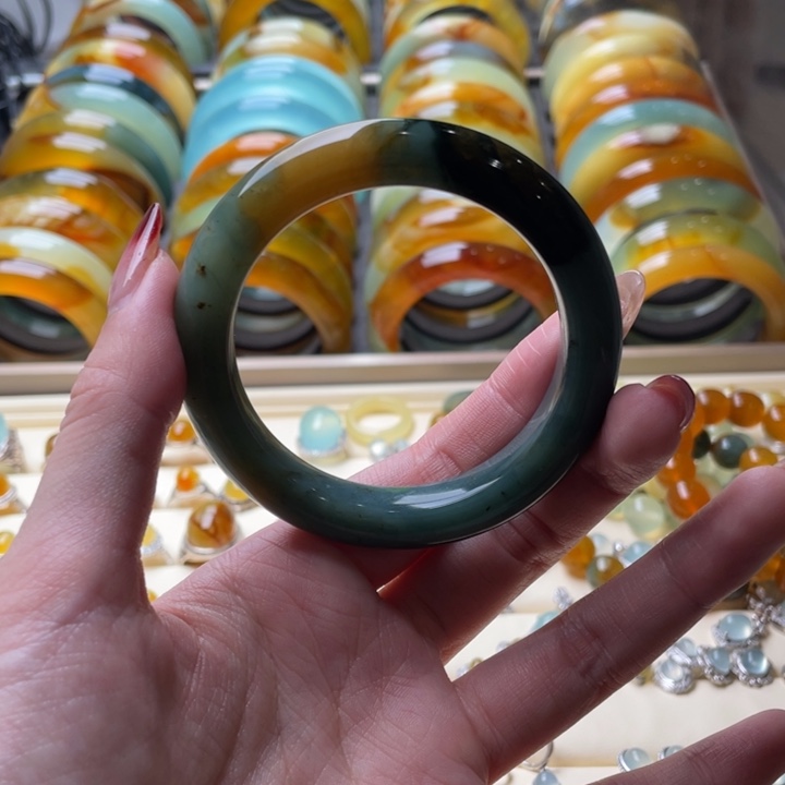 蛇纹石玉手镯未镶嵌53.5