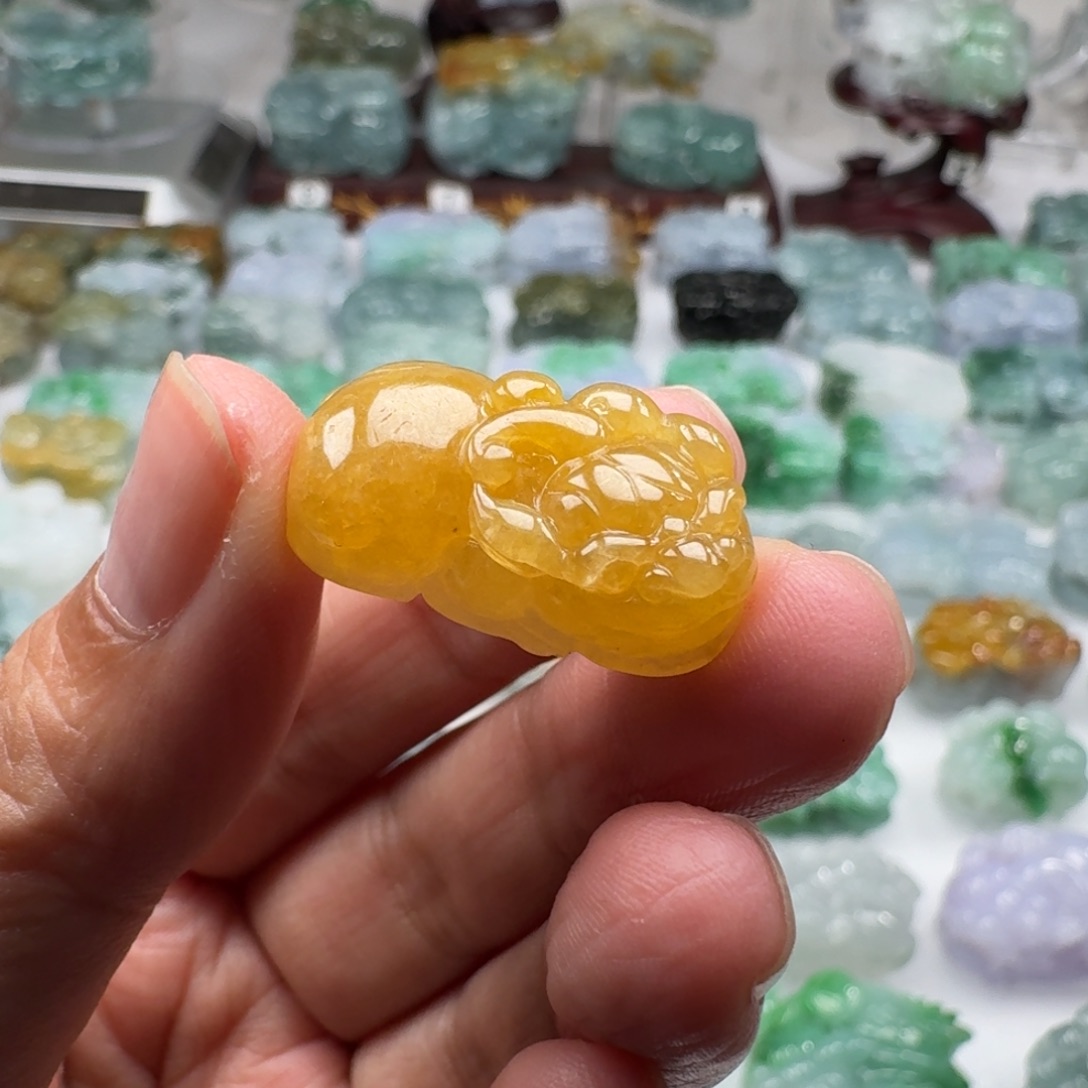 翡翠未镶嵌挂件貔貅