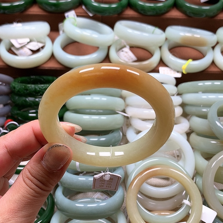 【闪购商品】和田玉（糖玉）手镯未镶嵌S***r