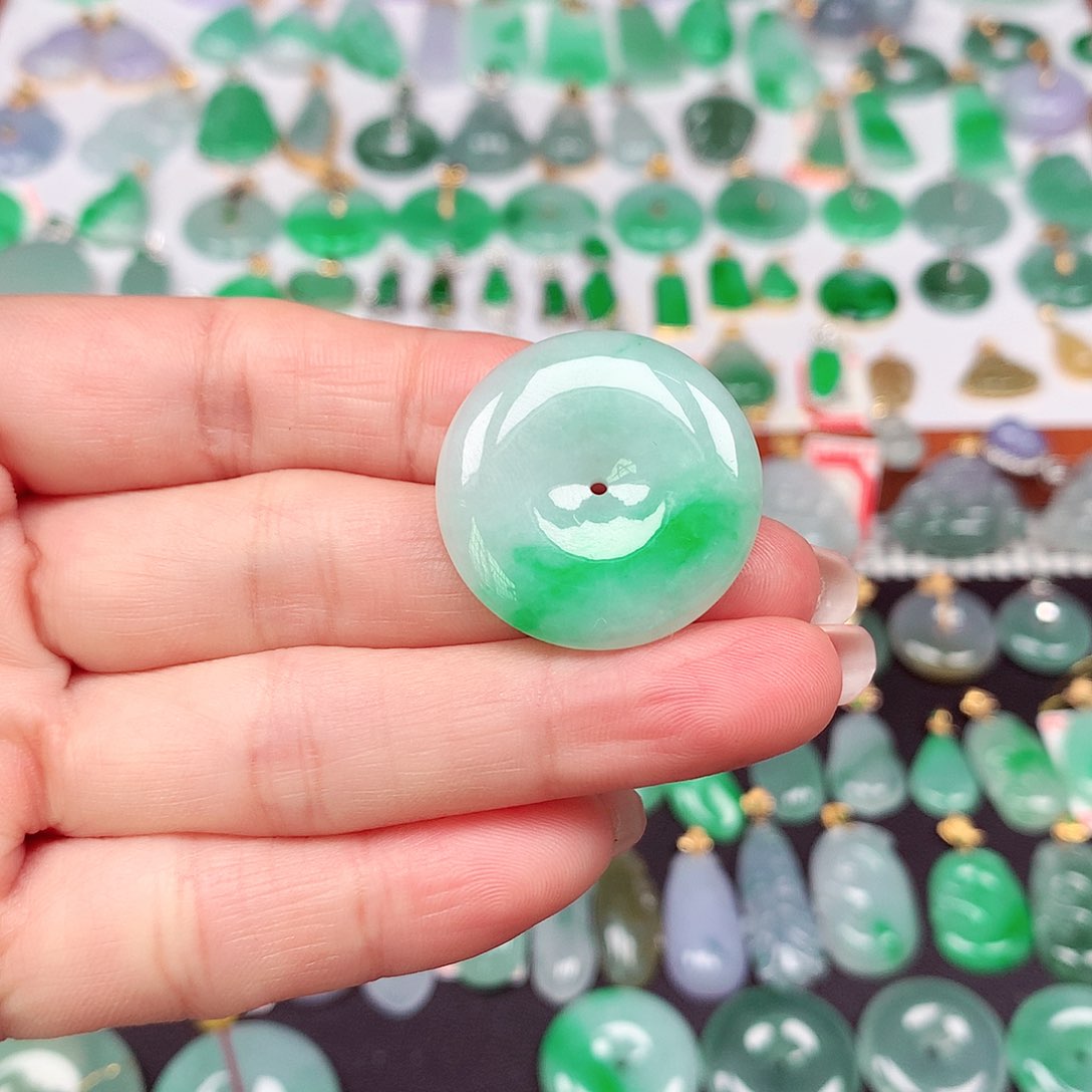 翡翠颈饰未镶嵌天然翡翠A货