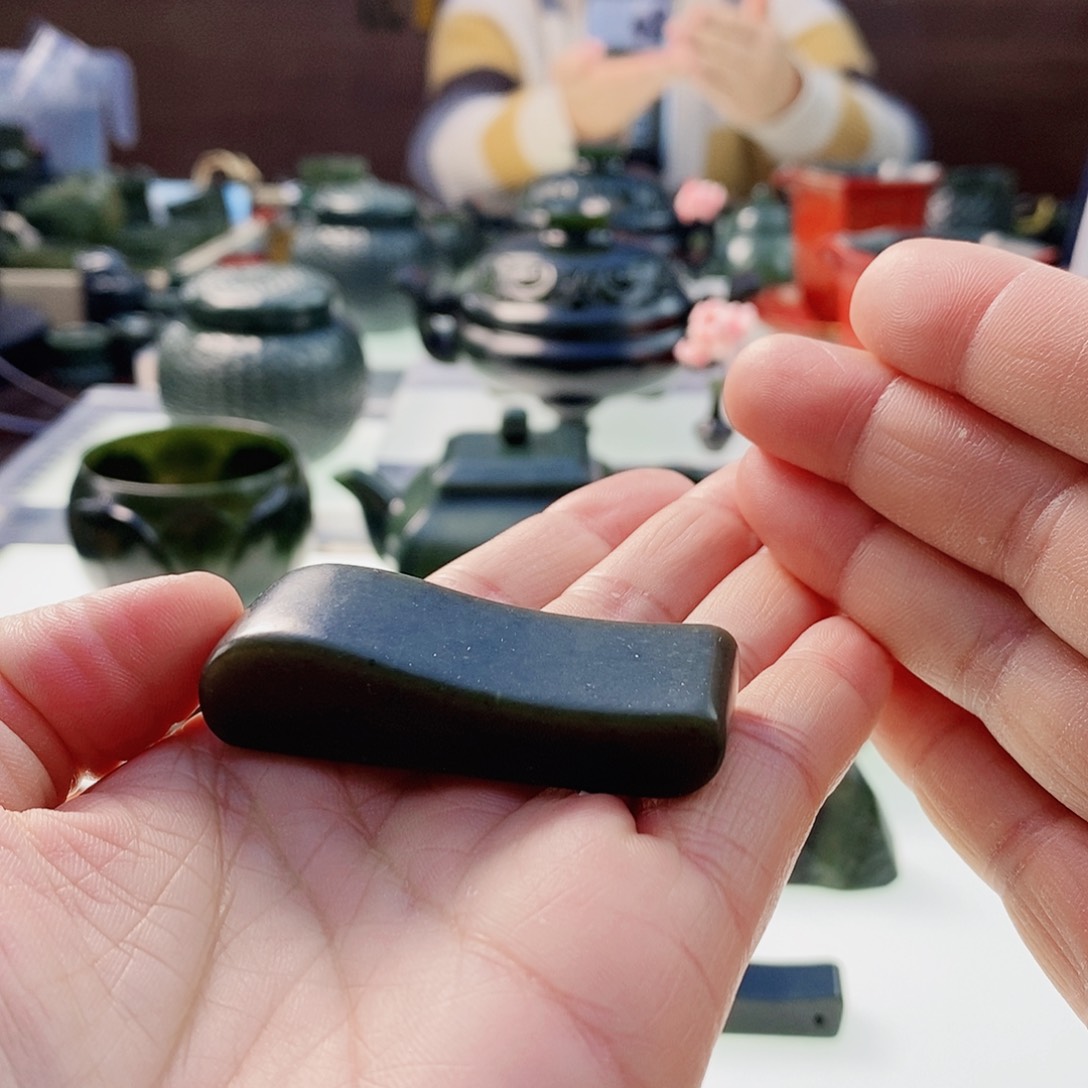 和田玉（青玉）摆件未镶嵌豆***说