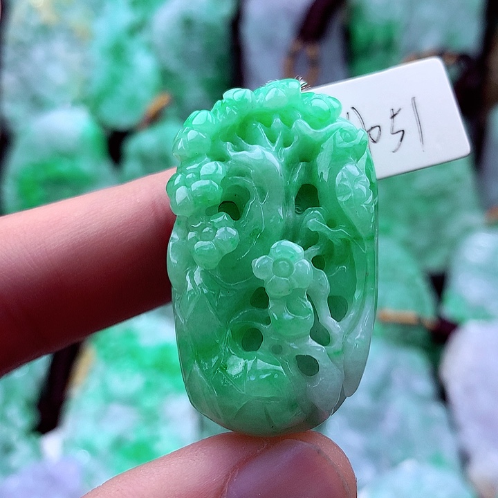 翡翠未镶嵌吊坠(不含链)