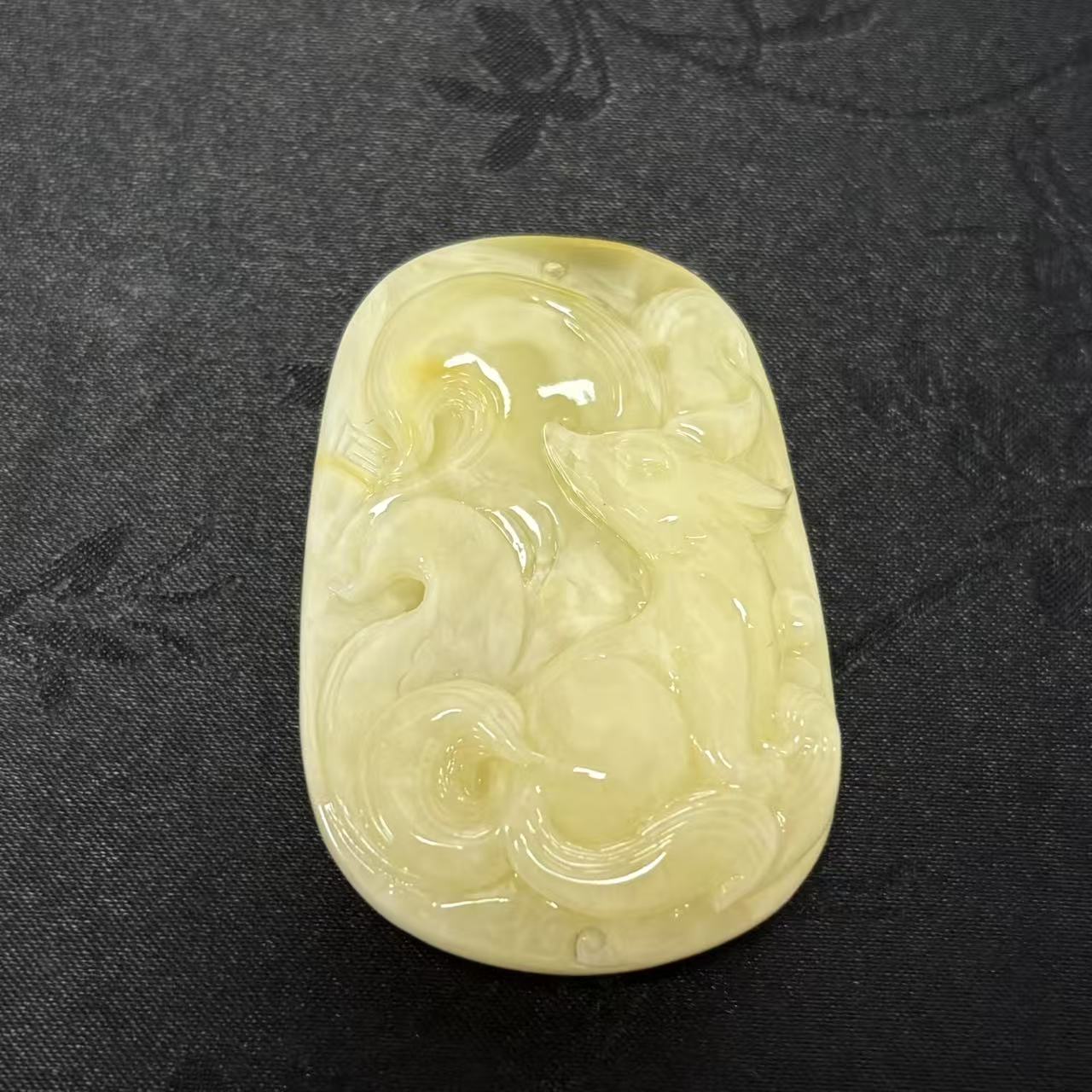 「戴琴珠宝」Q1093-蜜蜡雕刻件凤九吊坠（多样性发其一）