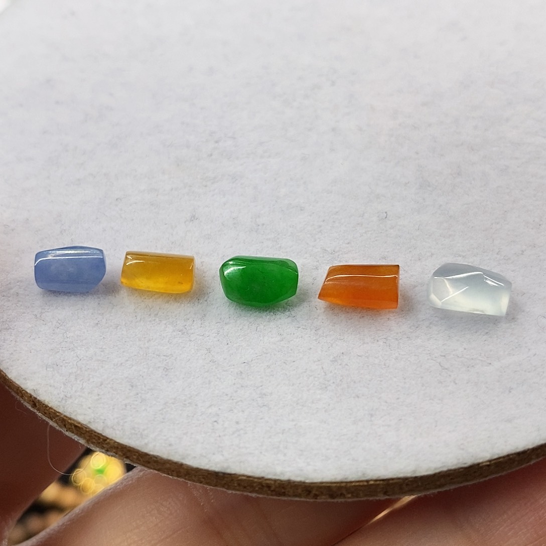 颈饰未镶嵌翡翠一手随形