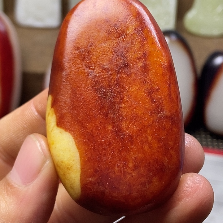 和田玉未镶嵌把件