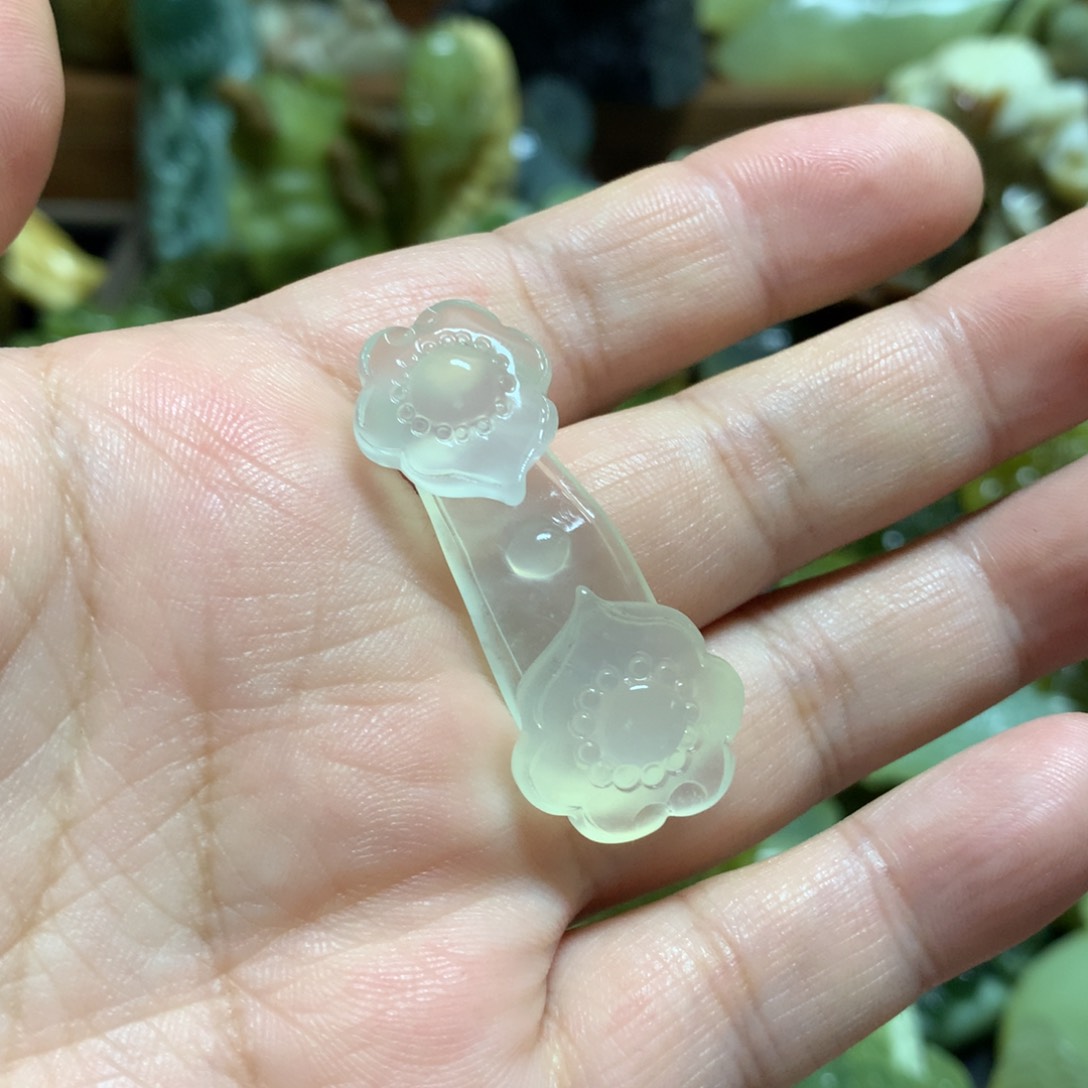 岫玉吊坠未镶嵌吊坠