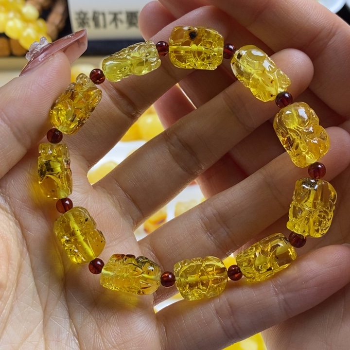 未镶嵌蜜蜡裸石瑕疵
