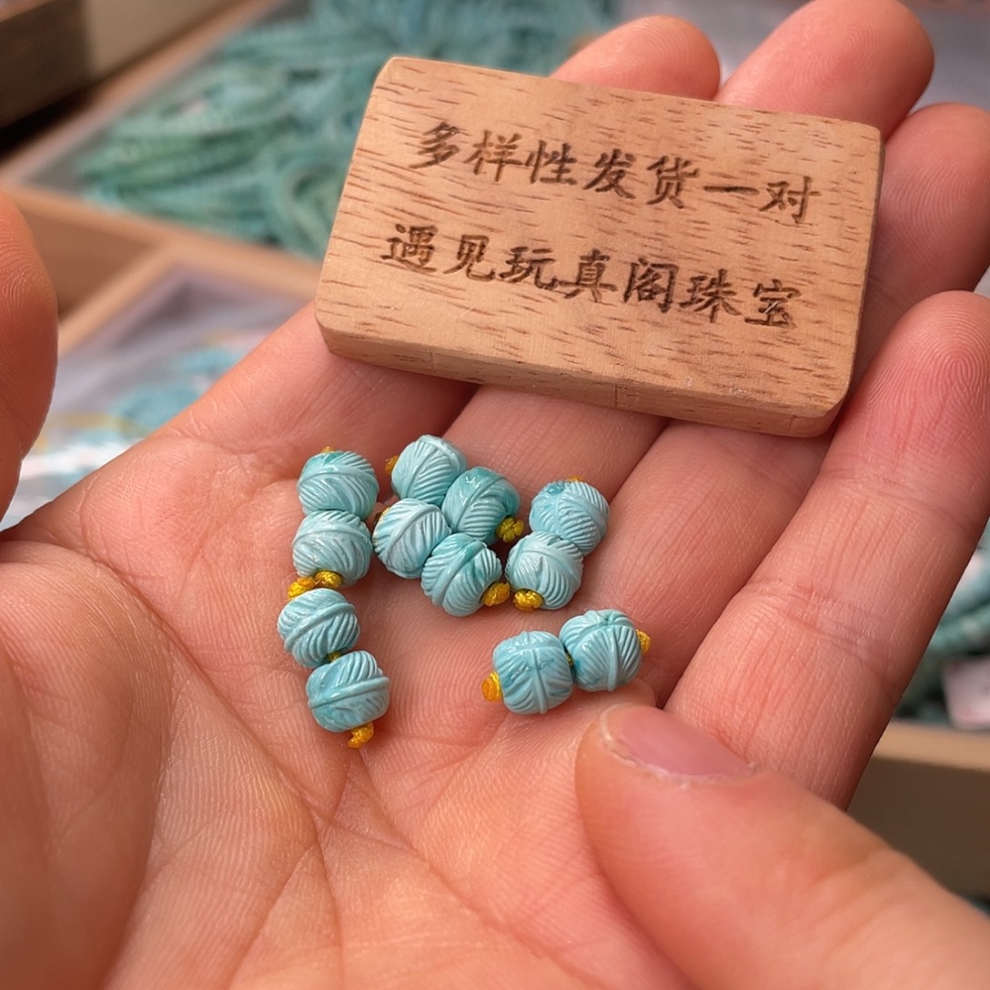 绿松石未镶嵌颈饰