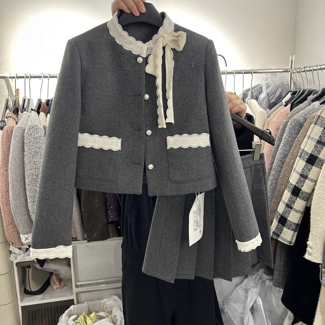 冬新款法式可爱优雅蕾丝花边毛泥羽羽百褶裙套装女