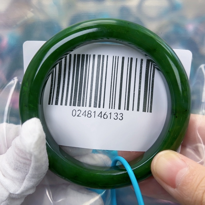 和田玉未镶嵌手镯微瑕58