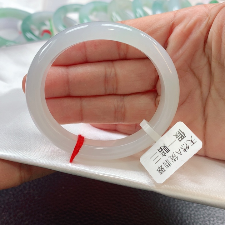 翡翠手镯未镶嵌王*鑫53525252