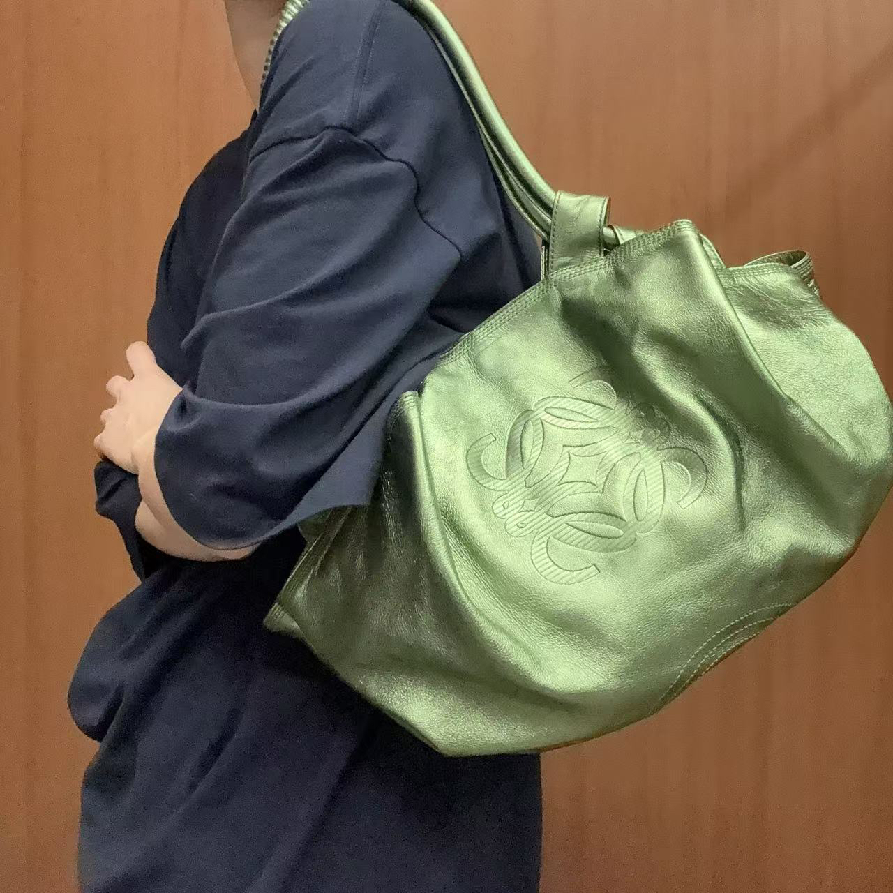 95新 LOEWE/罗意威 【蕾】 99 0622 亮绿色结绳福袋