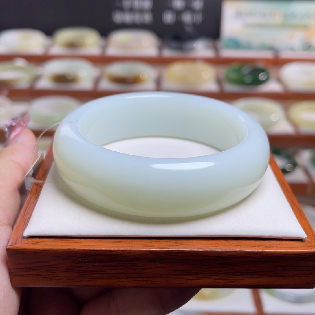 【闪购商品】和田玉手镯未镶嵌