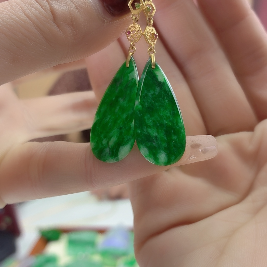 翡翠18K金镶嵌耳饰翡翠