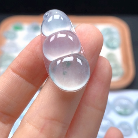 翡翠颈饰未镶嵌高冰福豆