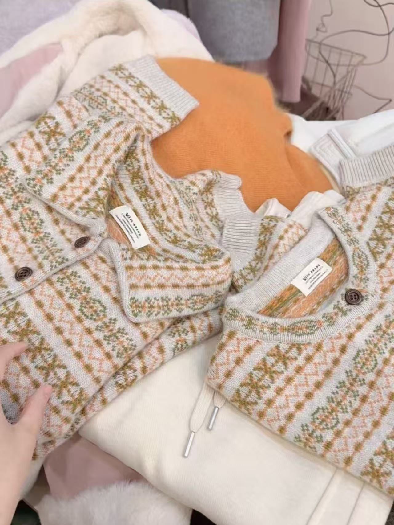 七言家温暖加倍  #ins穿搭氛围感费尔岛米橘提花毛衣开衫