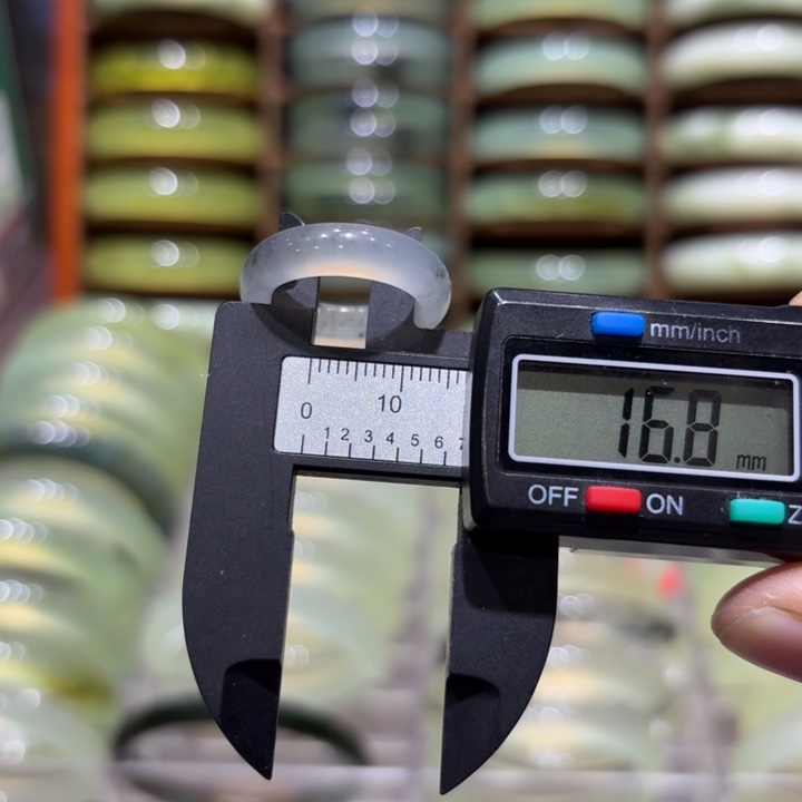 未镶嵌岫玉手镯天然