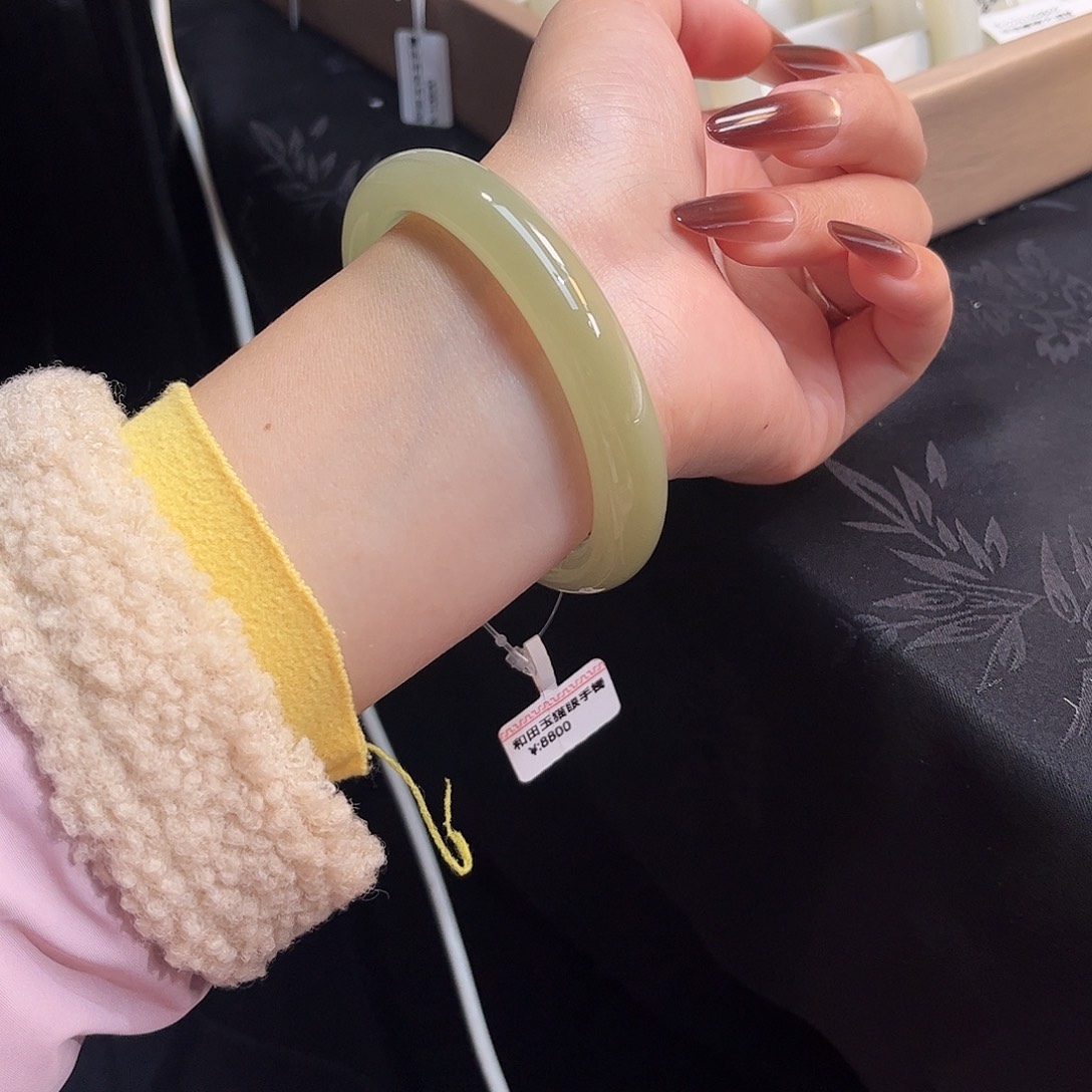 和田玉未镶嵌手镯冰茶