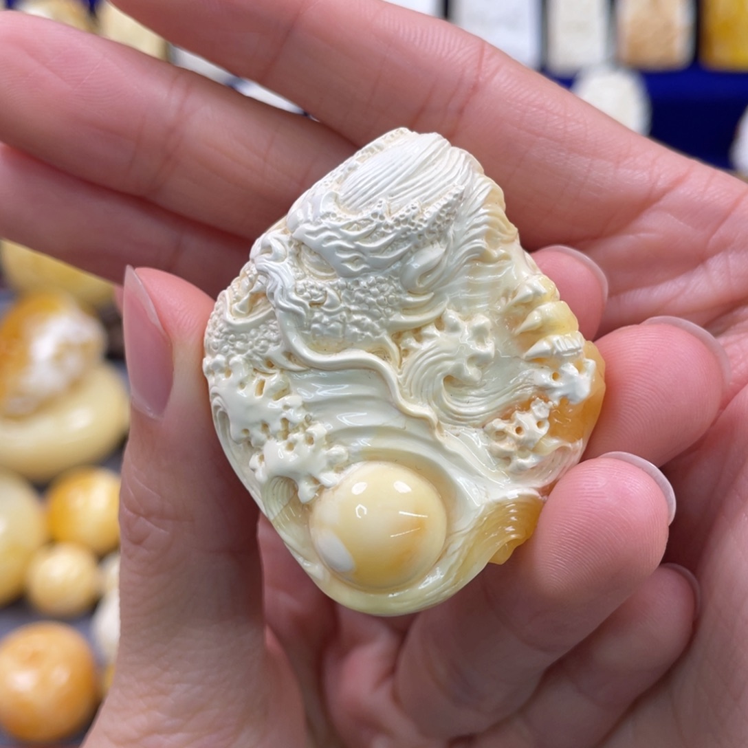 蜜蜡裸石未镶嵌琥珀蜜蜡雕刻龙牌