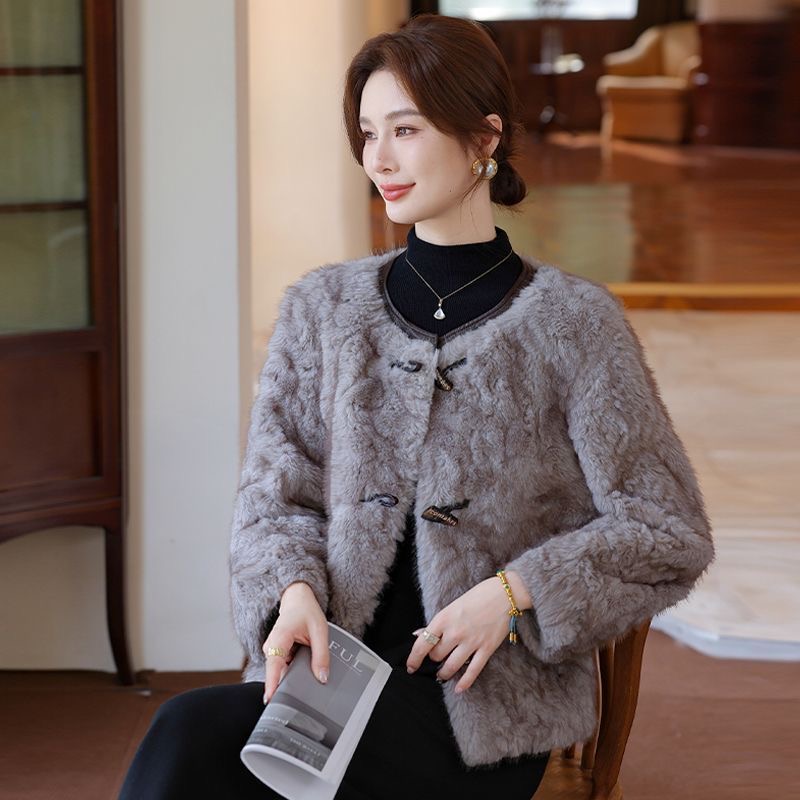 2025新品时尚气质皮毛一体冬季短款小香风秋冬女款显瘦休闲百搭