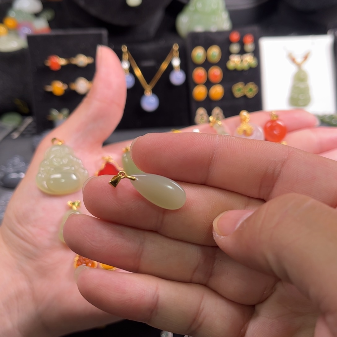 颈饰银S925镶嵌和田玉