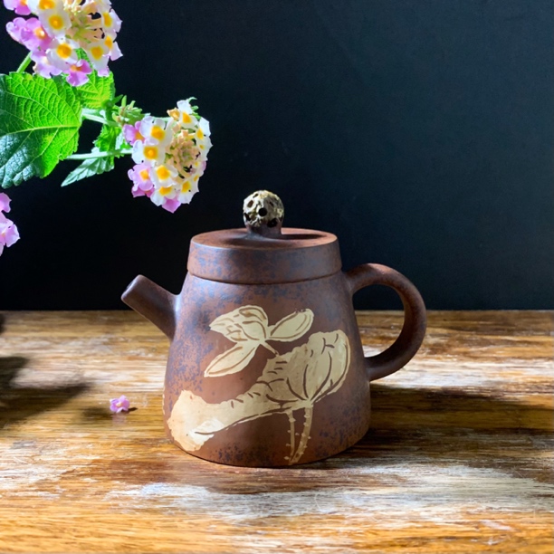 云南建水紫陶茶壶彩填荷开富贵荷花陶瓷壶复古手磨侘寂风泡茶壶