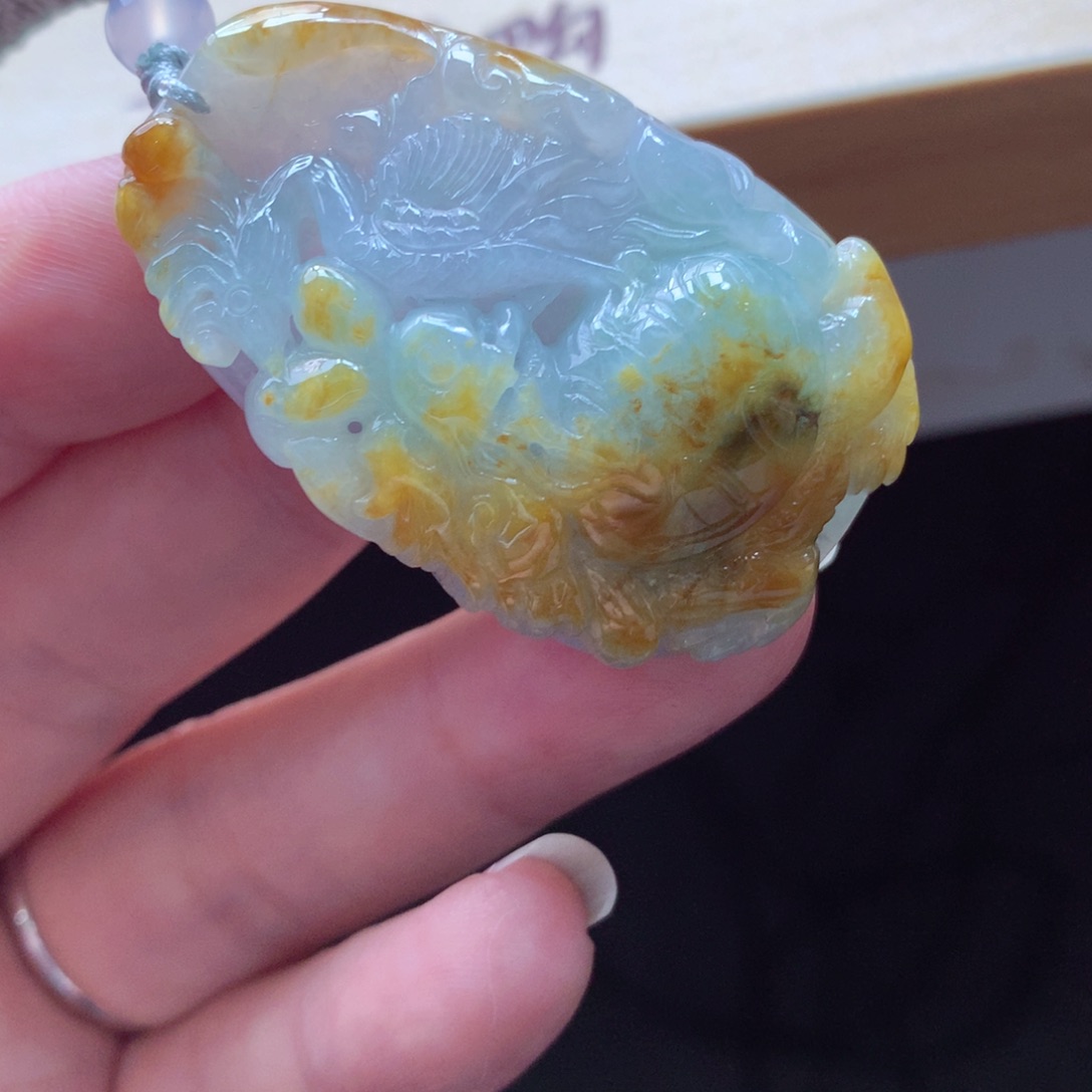 翡翠颈饰未镶嵌吊坠