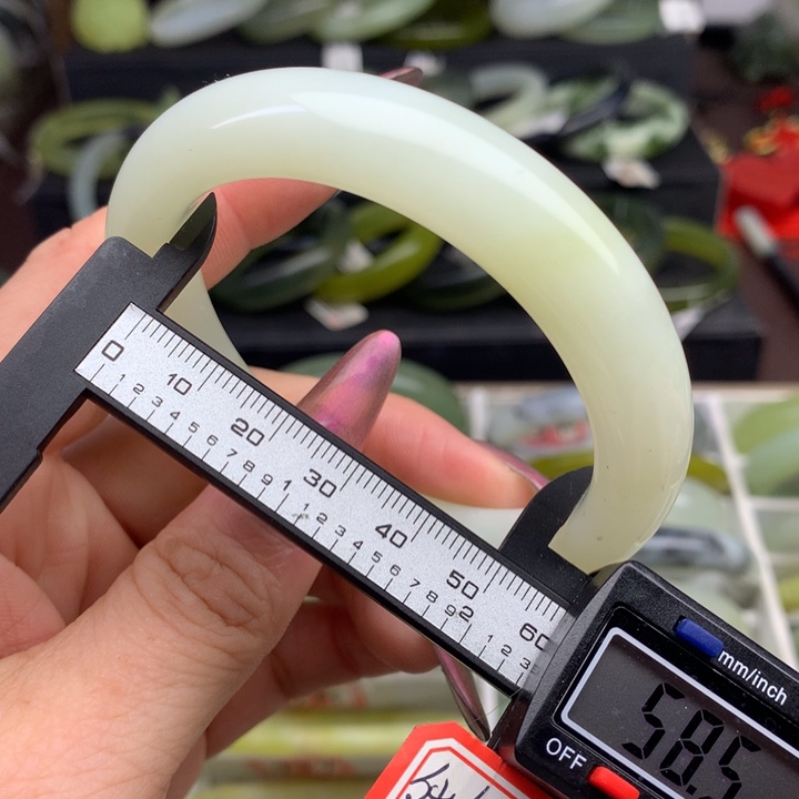 蛇纹石玉手镯未镶嵌504