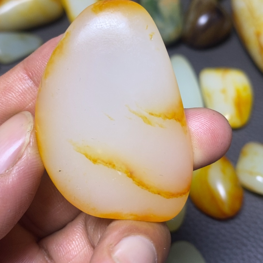 和田玉（糖玉）未镶嵌颈饰