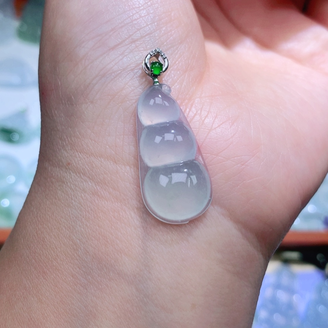 【闪购商品】翡翠颈饰18K金镶嵌福豆