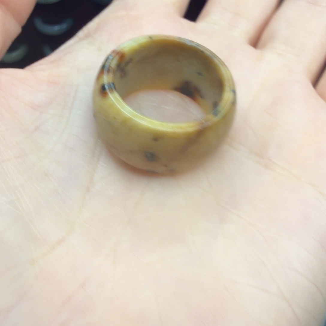 *****蛇纹石玉未镶嵌戒指