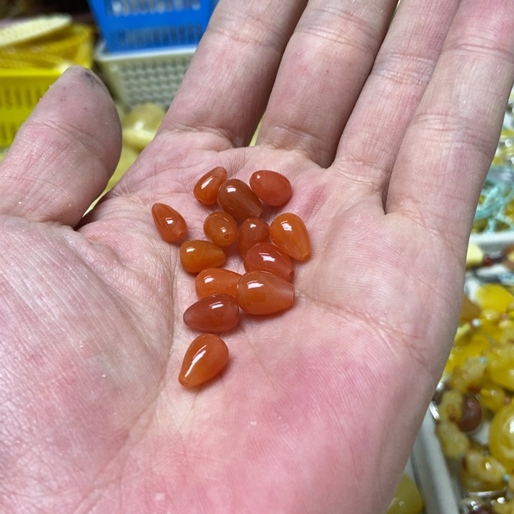 南红玛瑙未镶嵌吊坠多样性发货2个