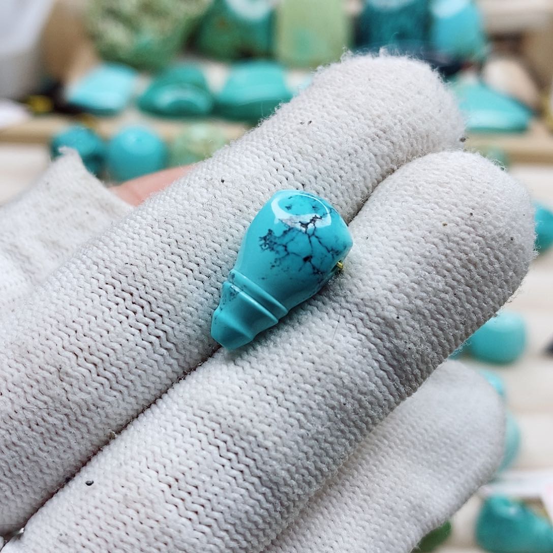 绿松石颈饰未镶嵌