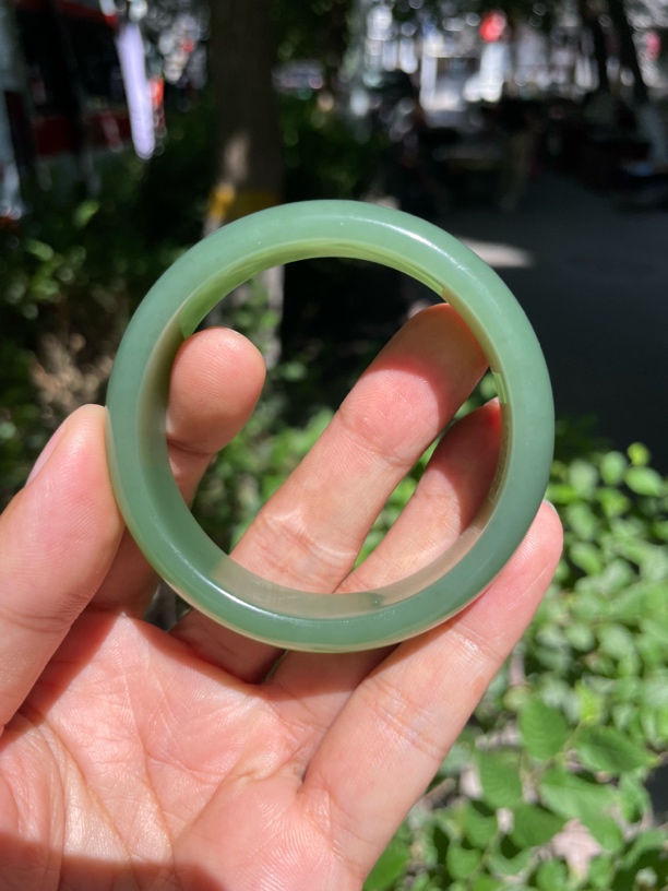 和田玉俄碧玉手镯圈口53.8