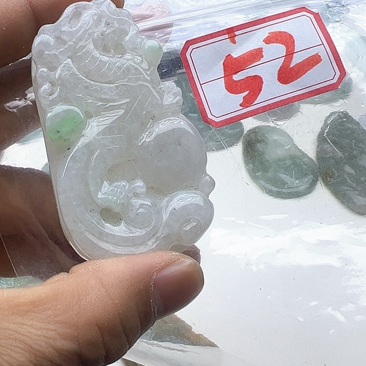 翡翠颈饰未镶嵌兮***.