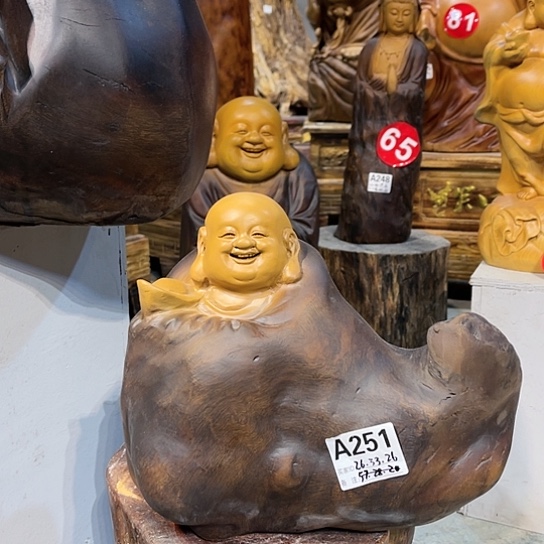 香樟木✨****香樟木雕刻人物摆件