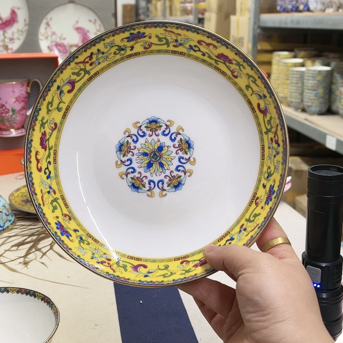 【闪购商品】骨瓷8英寸4深黄。。。。。