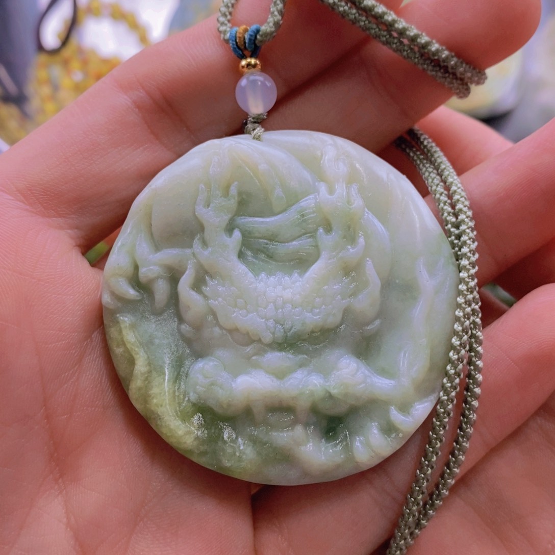 蛇纹石玉吊坠未镶嵌