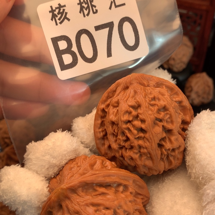 樱***蛋文玩核桃吊坠凤凰台49