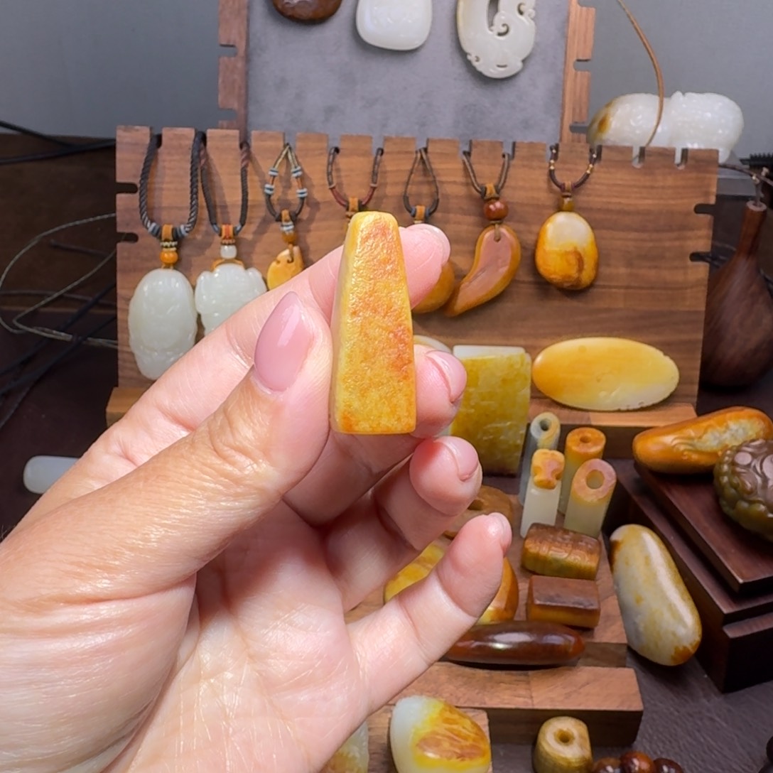 和田玉颈饰未镶嵌