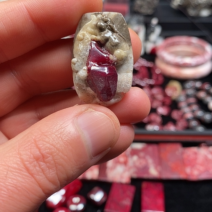 天然辰砂天然朱砂雕刻貔貅