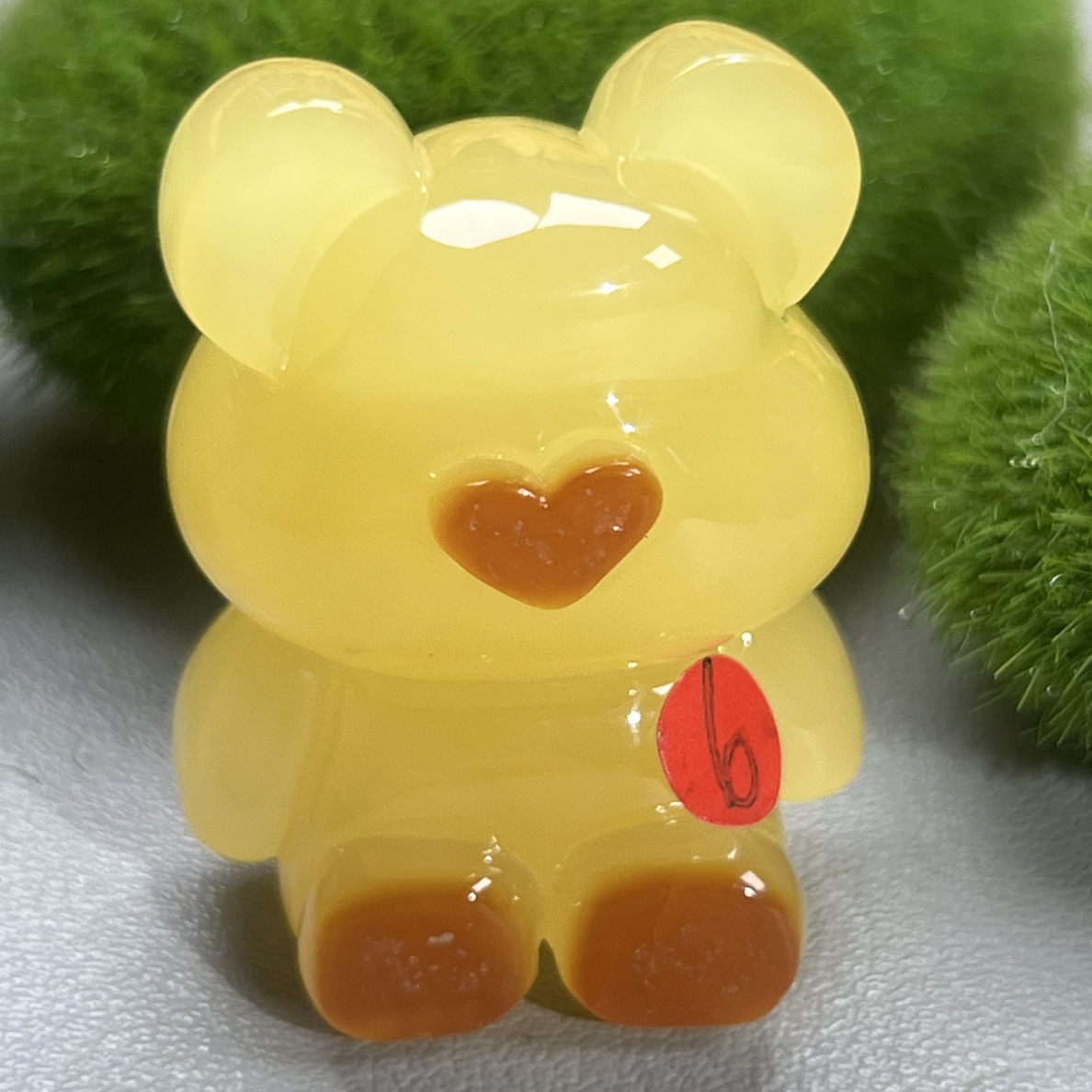 天然原矿无优化蜜蜡俏色小熊吊坠（高32.9x宽25.1x21.7)完美