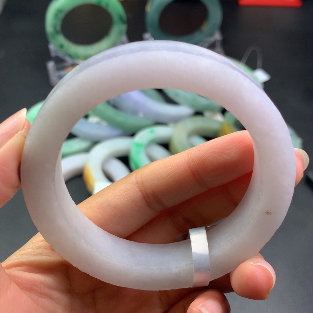 定制翡翠未镶嵌手镯