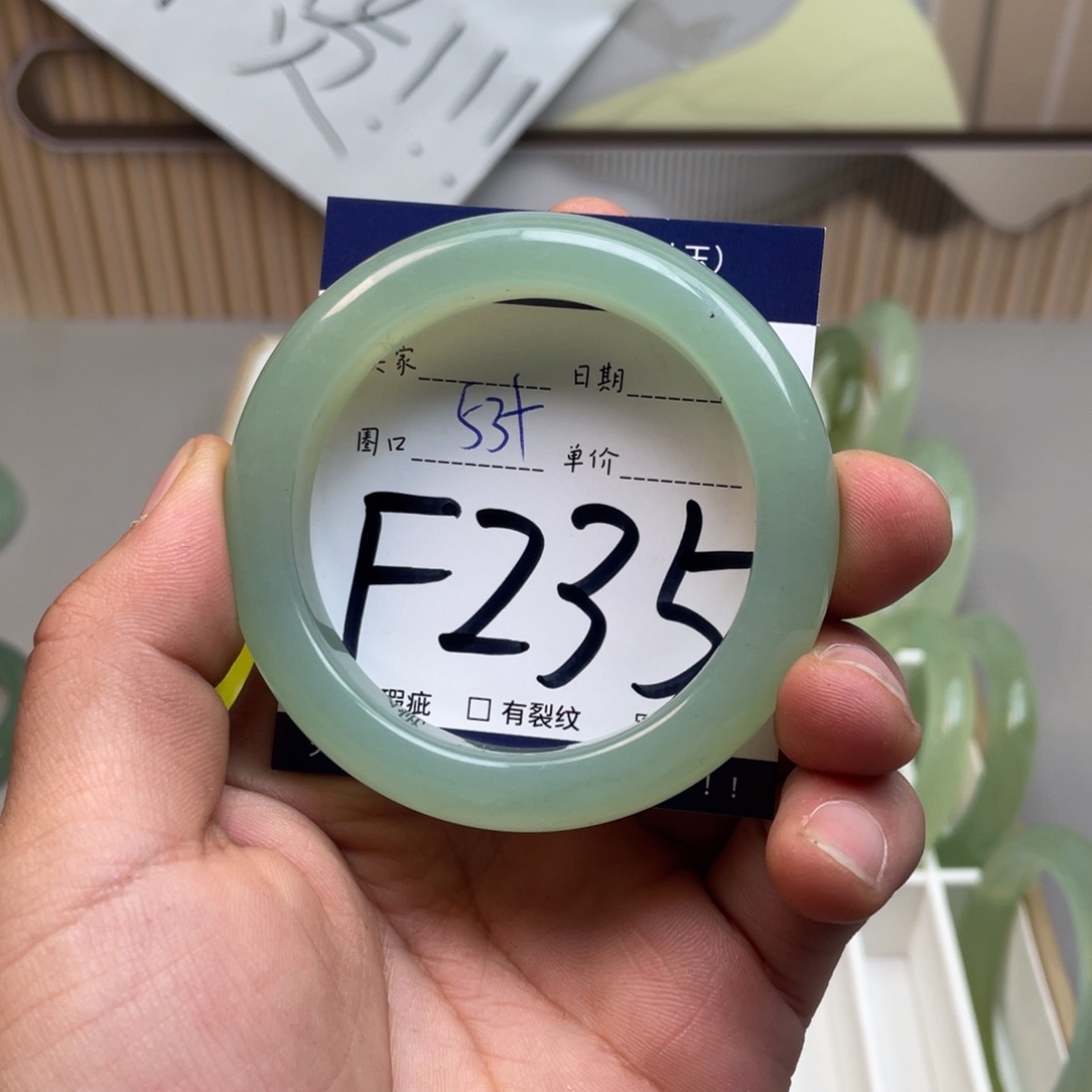 岫玉手镯手镯未镶嵌