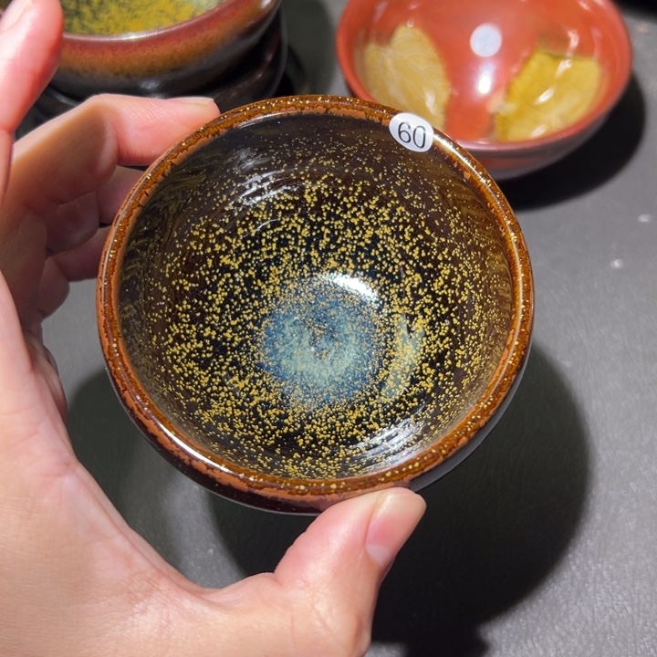 茶盏好想和她谈心聊天